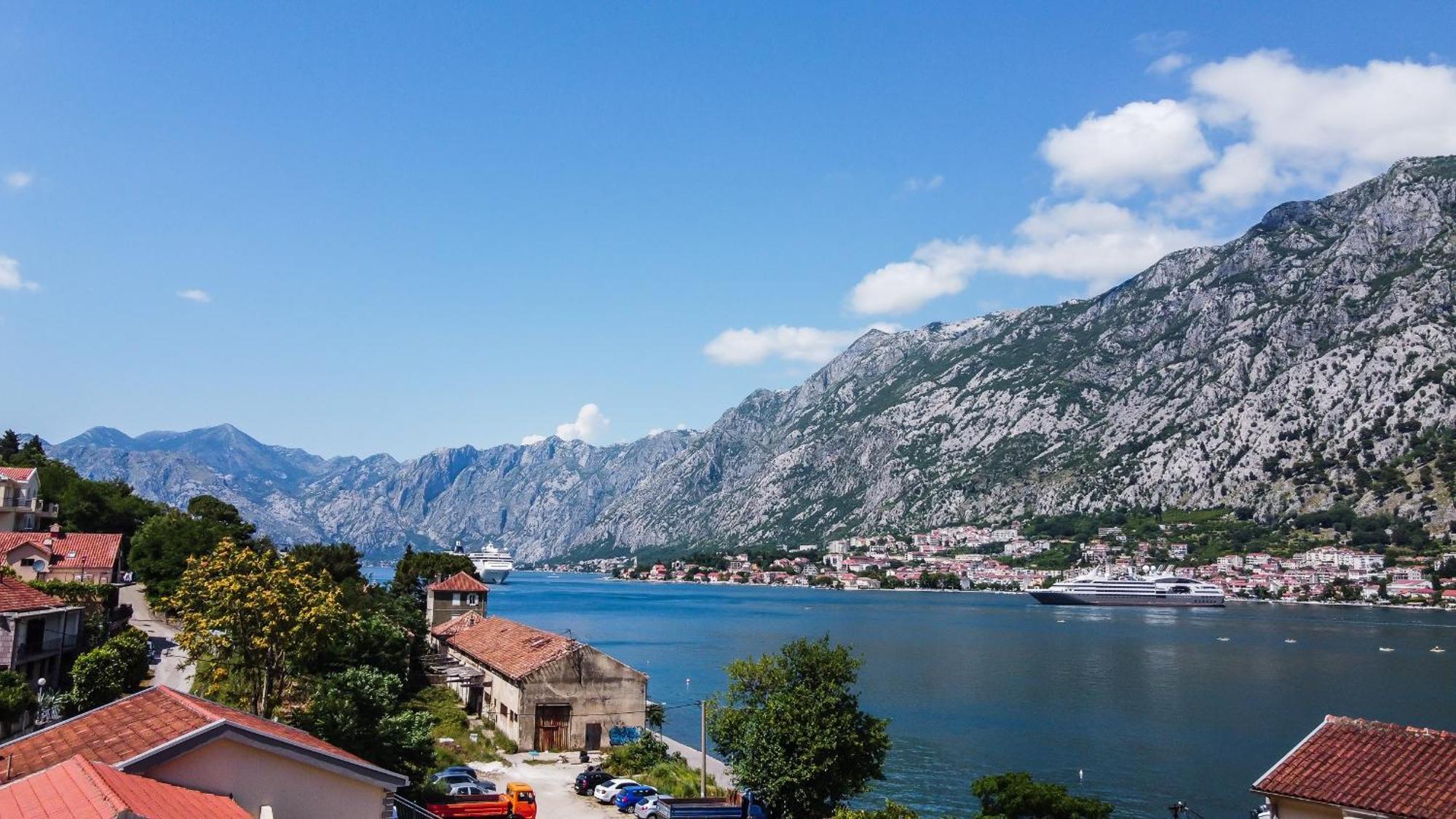 Chillout Apartment In Kotor Bay Esterno foto