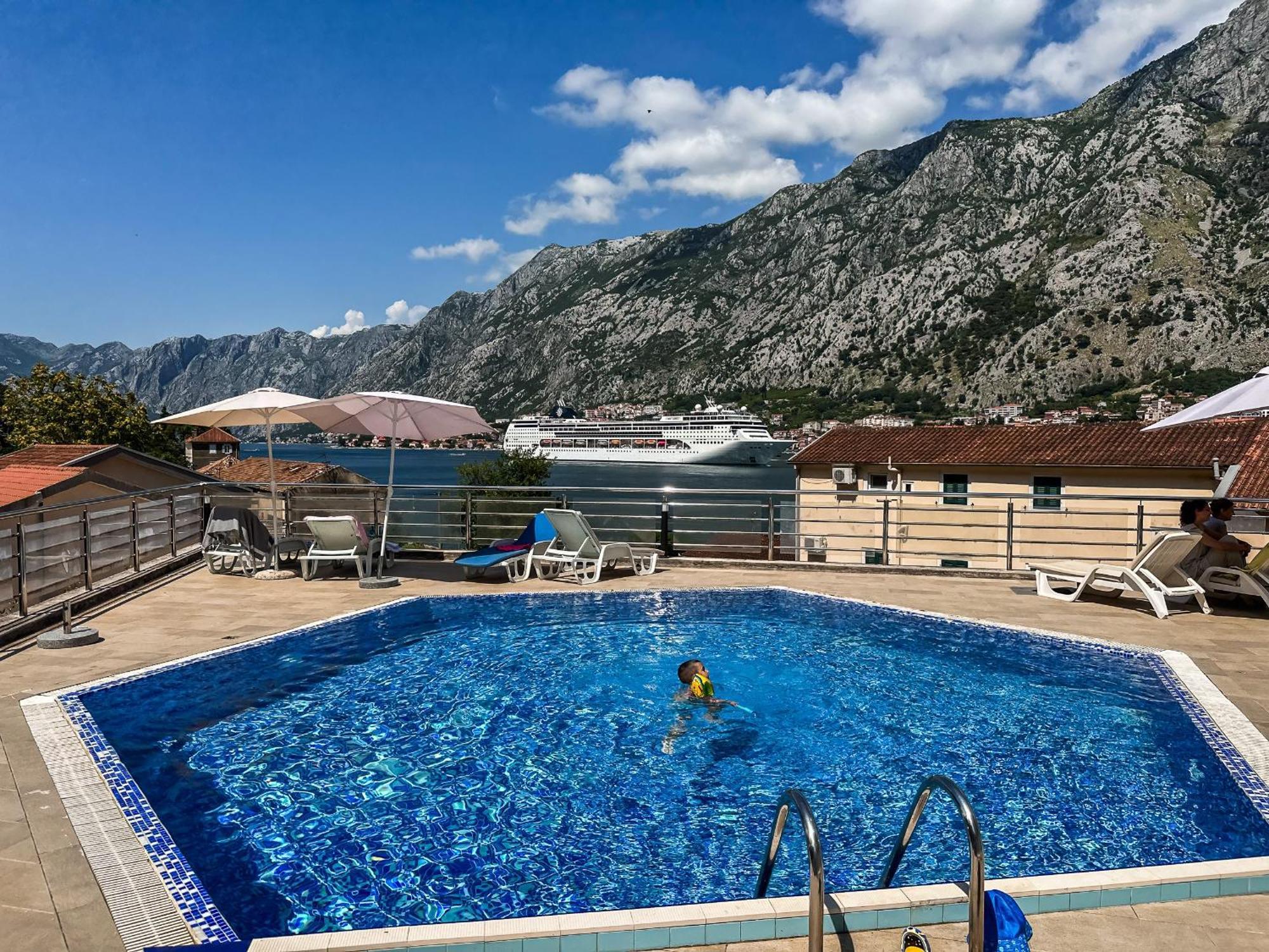 Chillout Apartment In Kotor Bay Esterno foto