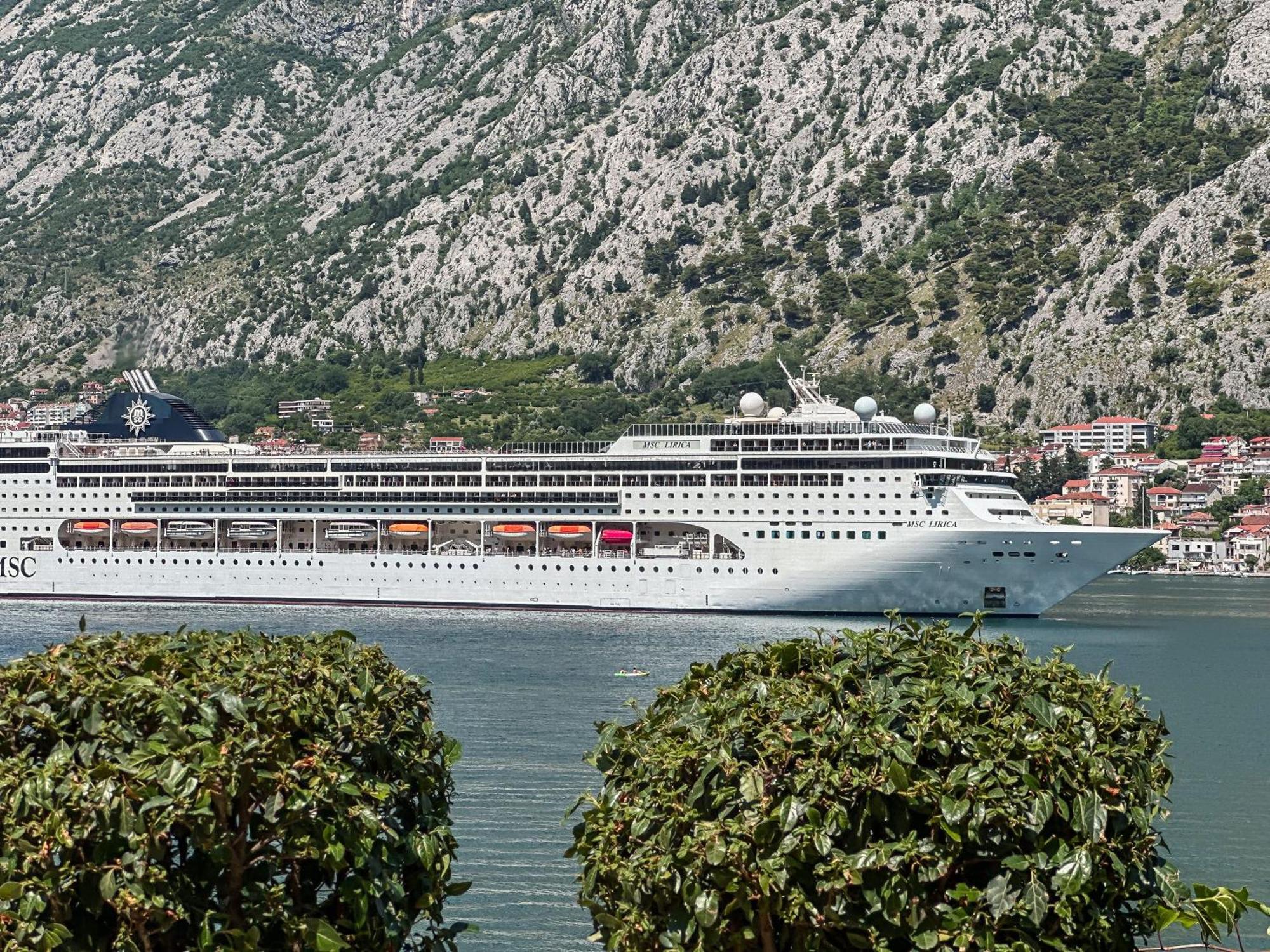 Chillout Apartment In Kotor Bay Esterno foto